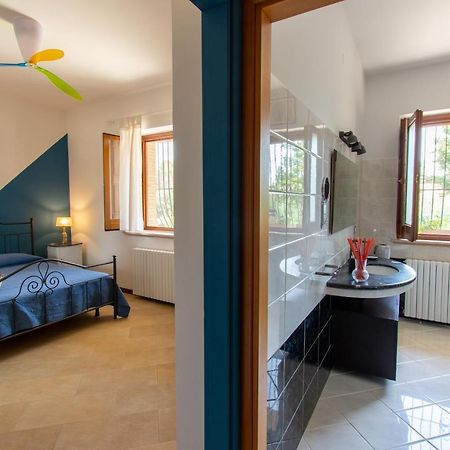 B&B La Roverella เปียซซา อาร์เมรีนา ภายนอก รูปภาพ